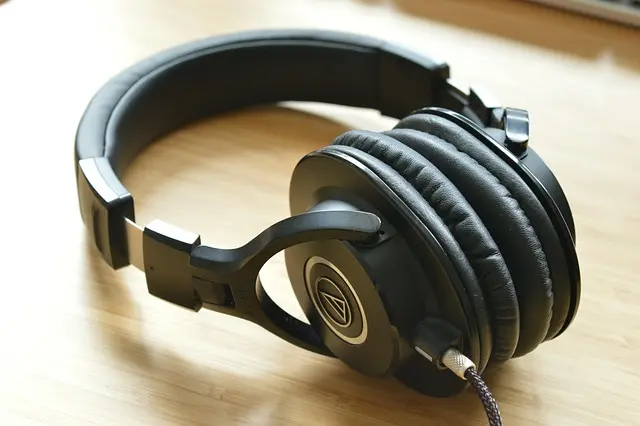 Best Noise-Cancelling Headphones – A Complete Buying Guide