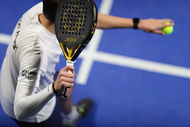 Guide d'achat vêtements padel débutant